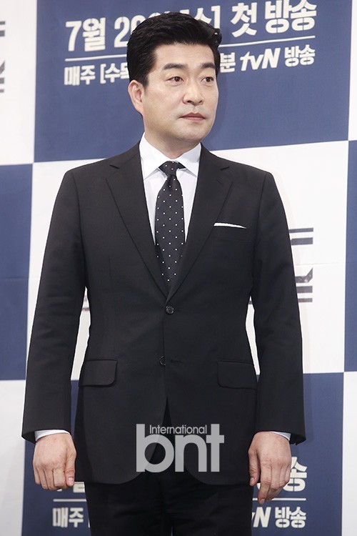 孙贤周有望出演金柱浩导演新作《朝鲜恐吓派》   计划明年开拍