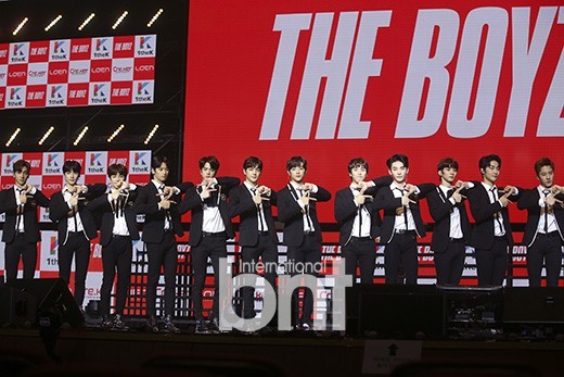新男团THE BOYZ举行了首张迷你专辑《THE FIRST》媒体SHOW CASE