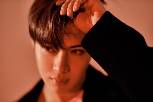SHINee成员泰民的solo正规2辑再版专辑《MOVE-ing》将于10日发行