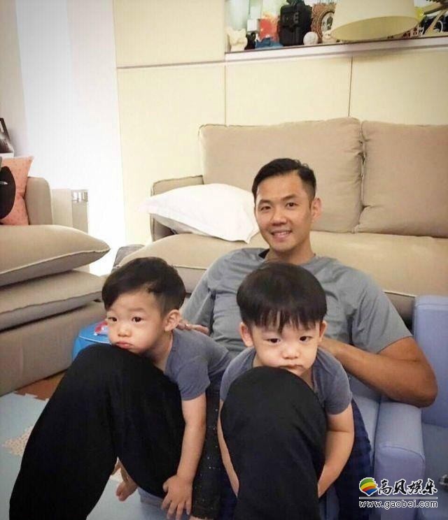 陈建州分享逛超市视频：孪生儿子飞飞翔翔购物寻找零食