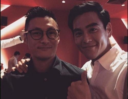 余文乐＆王棠云澳洲大婚：彭于晏微博送祝福“搞怪P照”
