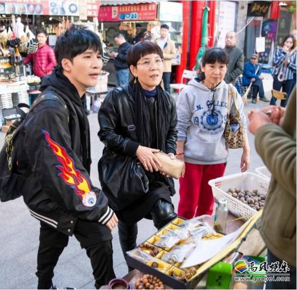 大张伟母子俩,长相超高相似度:撞脸指数高达100% 大张伟母子俩,长相超高相似度:撞脸指数高达100%