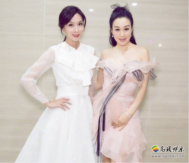 钟丽缇晒出杨恭如等人合照：女神范十足，优雅迷人