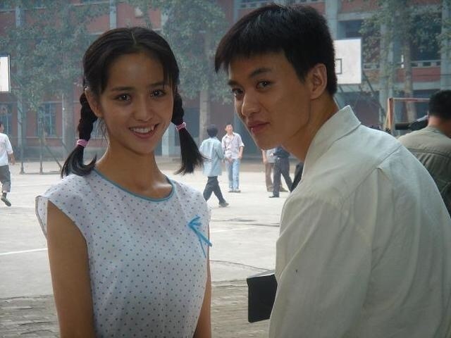 佟丽娅周一围空巷子旧照十年前两人挺般配