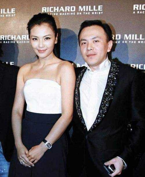 刘涛老公王珂微博分享照片：晒甜蜜旧照，发文感慨