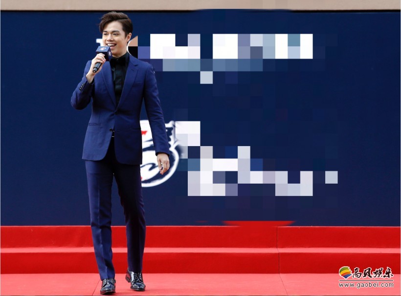 张敬轩出席某香港国际赛：演绎绅士温柔，连唱三曲