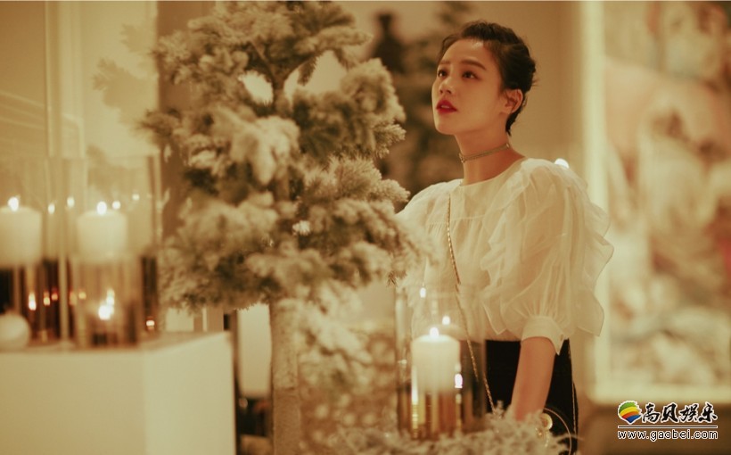 马思纯唯美写真照：完美侧颜，优雅妩媚，气质脱俗