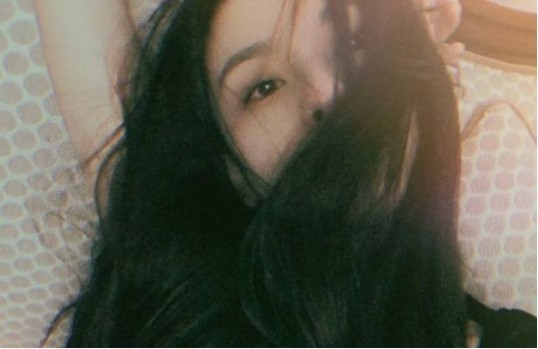 宋祖儿萌宠合照:配上搞怪鬼马文字,网友忍俊不禁 宋祖儿萌宠合照:配上搞怪鬼马文字,网友忍俊不禁