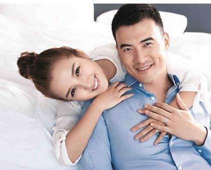 何洁＆赫子铭离婚案已开庭：女方“将暂停一切工作”