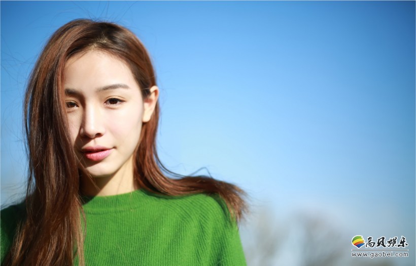 张南写真：长发凌乱披散，少女感爆棚，文艺范十足