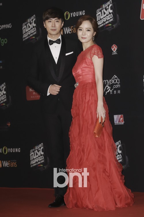 演员高梓淇、韩国演员蔡琳夫妇升级成为父母   儿子顺利出生