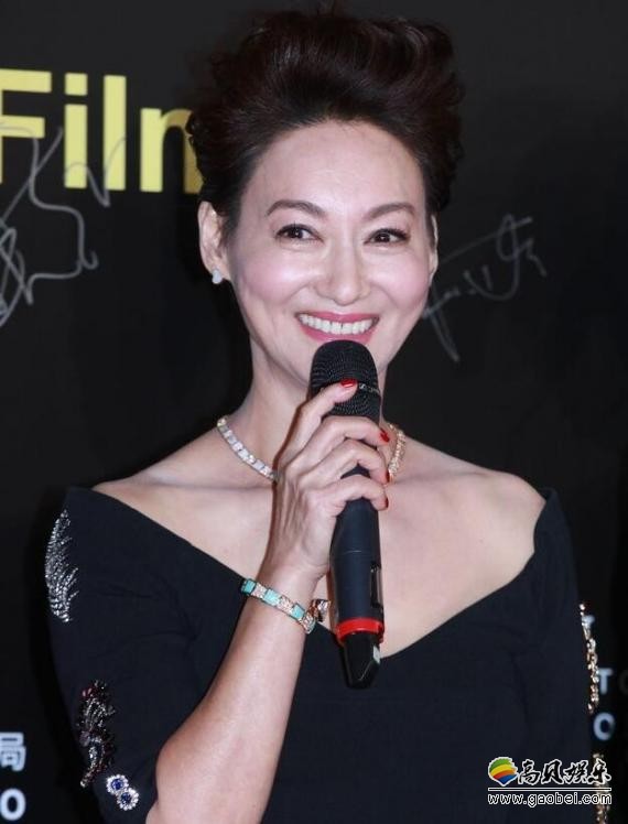 《心冤》电影澳门放映：惠英红黑色贴身晚装出席