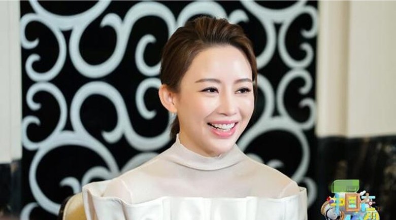 潘晓婷跨界之旅：多面体魅力风格，制造更多惊喜