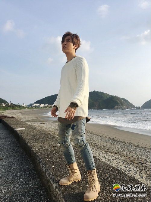 方泂镔《只剩爱》MV上线： 选择从特别角度诠释