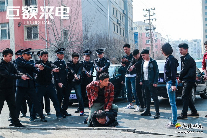 《巨额来电》引发三十多位一线明星：“发声力挺”
