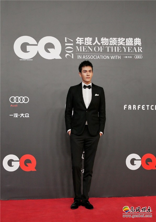 GQ MOTY盛典举办：经超亮相红毯，阳光好气质