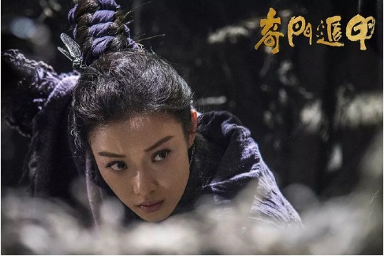 倪妮男装扮相英气！颇有张敏神韵：演绎徐克侠女