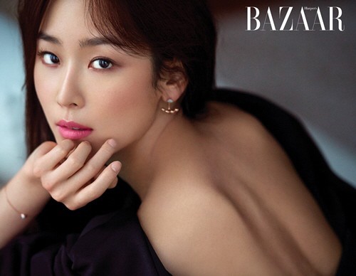 《BAZAAR》公开徐玄振拍摄的写真  陶瓷般的无瑕肌肤令人侧目