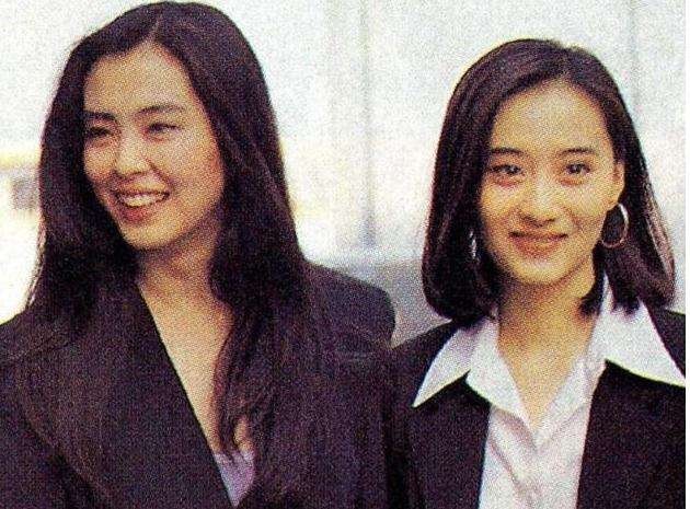 陈德容晒出＆王祖贤旧照：妆容淡雅面带笑意