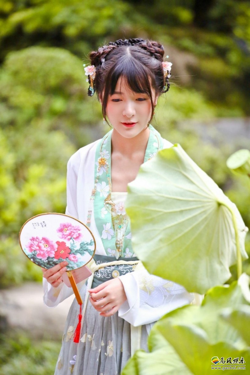徐娇复古写真：时尚＆汉服混搭！画面唯美