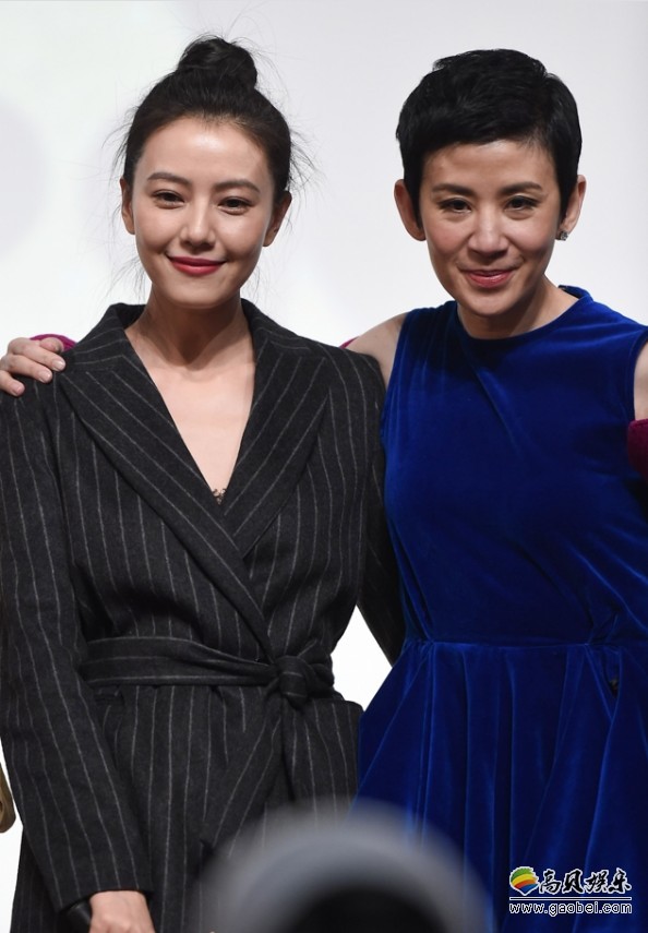 高圆圆为吴君如新电影站台：展现女神风采