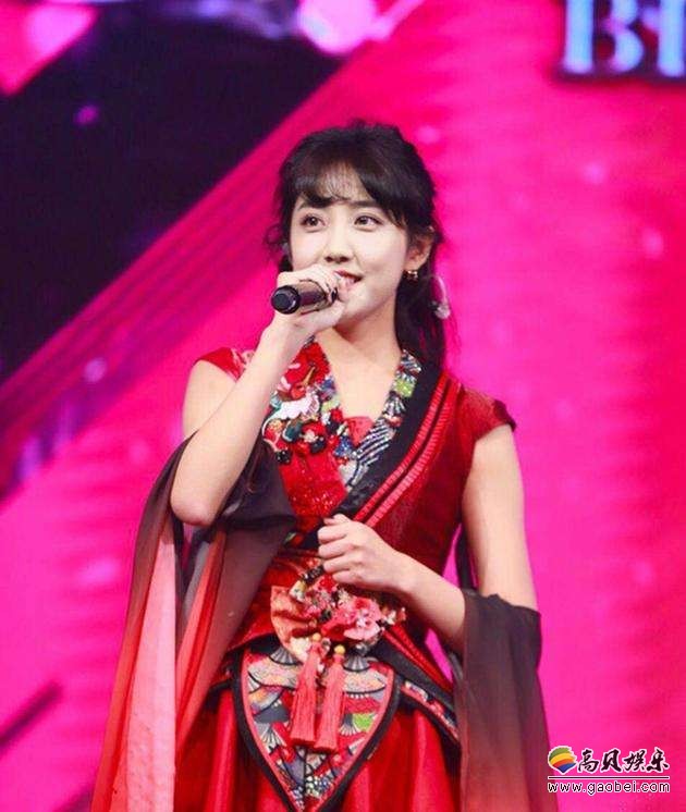 李艺彤生日会演唱：入选2017十大车祸表演评选第二位