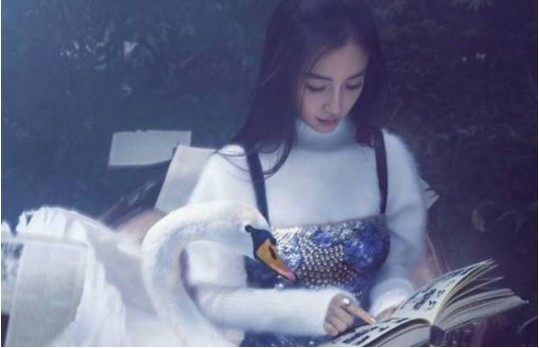 Baby无暇照顾？小海绵常用安抚奶嘴，黄妈妈担心