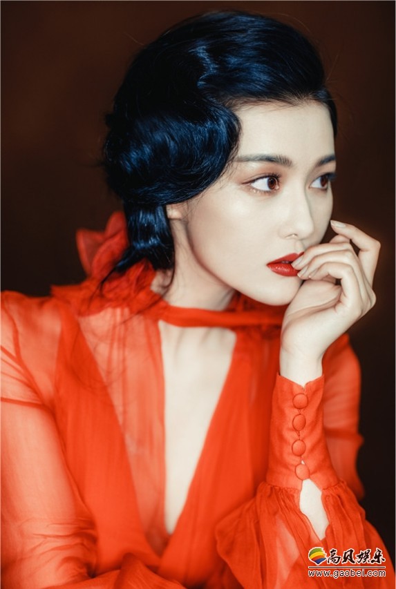 张馨予写真照：风情万千，妩媚娇艳，精致端庄