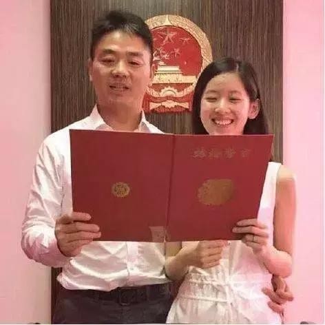 科技界大佬和富豪相当喜欢秀恩爱：每天情人节