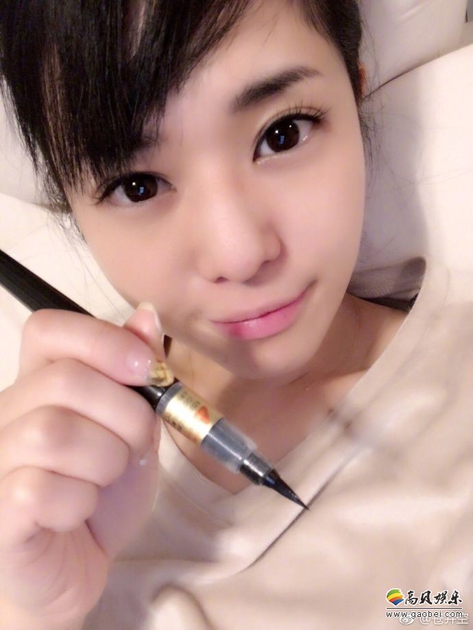 苍井空婚后和之前一样：晒出自拍照和粉丝互动！各种俏皮卖萌