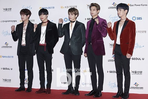 SHINee成员官网公开亲笔信   宣布将以4人组继续展开活动