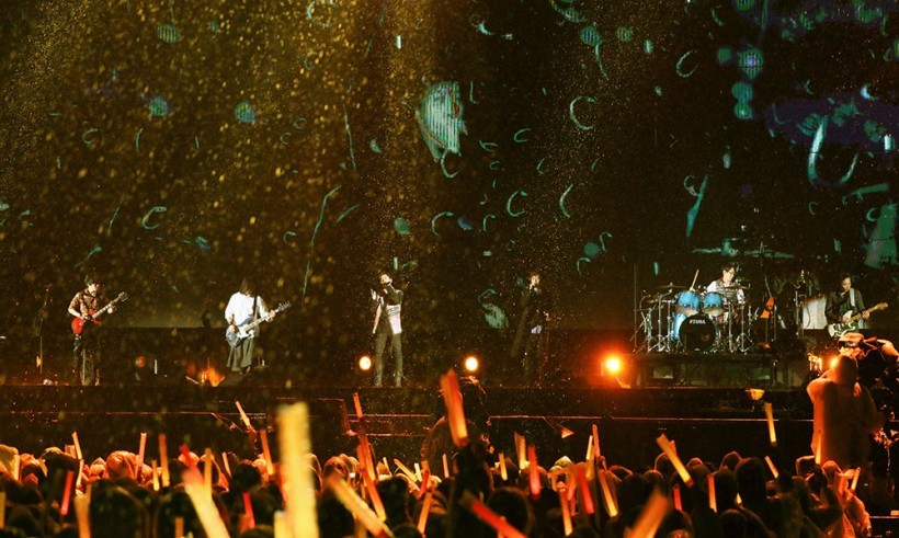 五月天巡回演唱会：重量级嘉宾“金曲歌王”周杰伦！歌迷嗨翻天