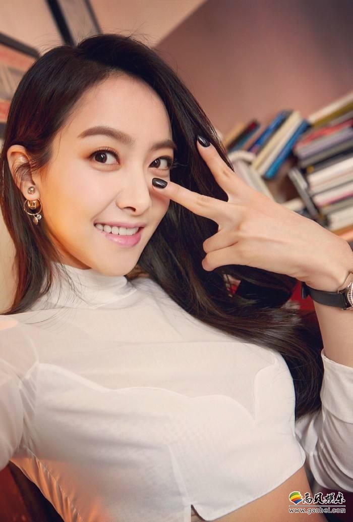 工作室晒出宋茜排练《热血街舞团》照片：实力展示完美身体线条