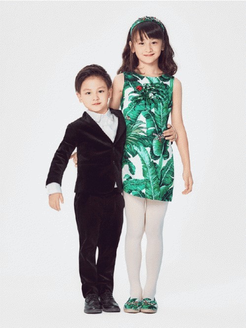 田亮晒照：森碟和小亮仔！这对姐弟俩给自己找了个新家“纸箱”