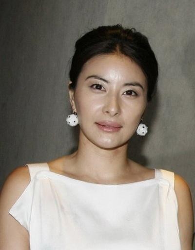 网友香港湾仔偶遇郭晶晶：她的打扮永远都被网友形容为“朴素”