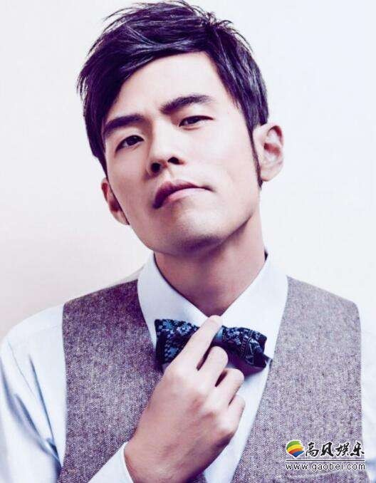 周杰伦举行运动会庆生：一晚三度违规！载昆凌开上公车专用道