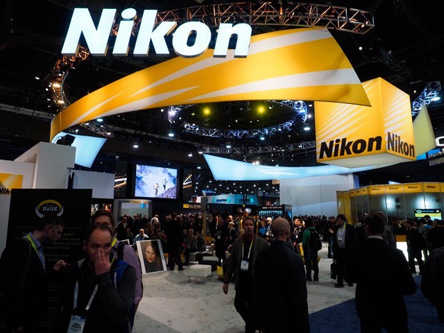 CES2018大会：近距离观赏"大炮"！尼康公司展位现场直击