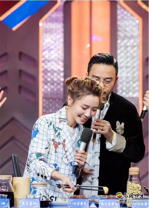 《天天向上》“中华美味”“厨房精灵”黄雅莉!现场烹饪美味 《天天向上》“中华美味”“厨房精灵”黄雅莉!现场烹饪美味