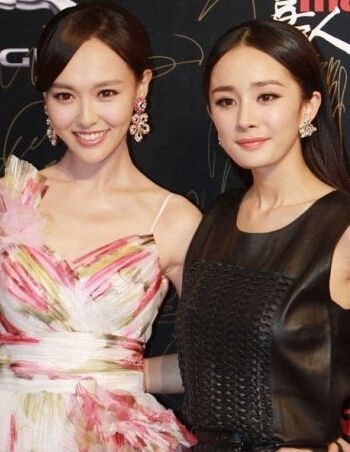 网上传播杨幂、唐嫣！塑料姐妹花传闻：嘉行传媒发表声明辟谣