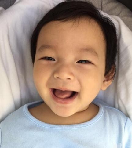 汪小菲晒儿子浴照：表示儿子要承担更多责任，言语间隐藏父爱