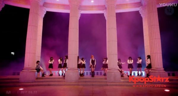 《2018趋势预测》结果中   BLACKPINK在人物部门中脱颖而出