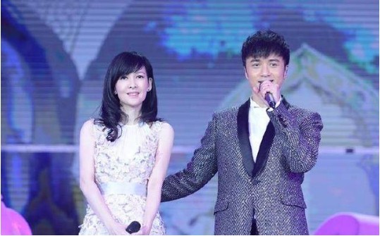 古巨基变身演唱会总监！为好友周慧敏演唱会筹备：作最后冲刺