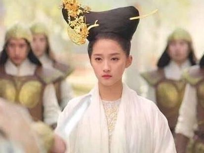 关晓彤《凤求凰》正在湖南卫视热播：剧中造型却引来网友热议