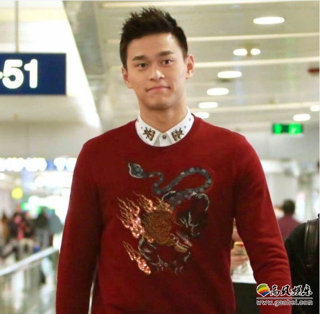 “孙杨白了”上了热搜榜！杨对此作出回应：“这不算虚假消息吧”