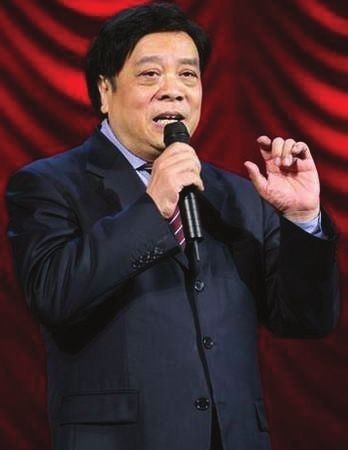 赵忠祥76岁大寿出现在公众视野中:明显发福发胖!体态也有些臃肿 赵忠祥76岁大寿出现在公众视野中:明显发福发胖!体态也有些臃肿