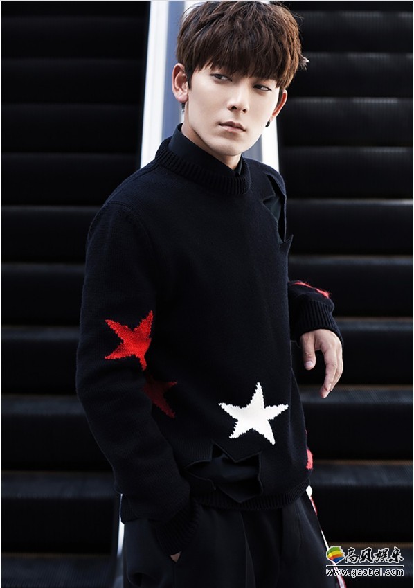 陈翔最新时尚大片：撩力十足！举手投足间，尽显现代优雅都市魅力