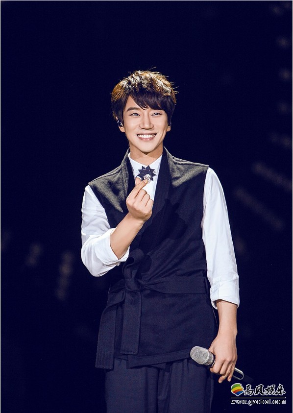 黄致列微博公开视频：是为了纪念参加《我是歌手》两周年剪辑而成