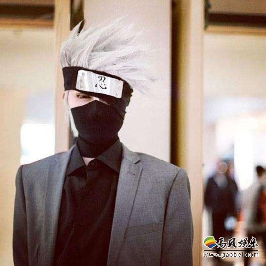 加拿大小哥“卡卡西”西装版COS：还原非常到位，懒散又不失帅气