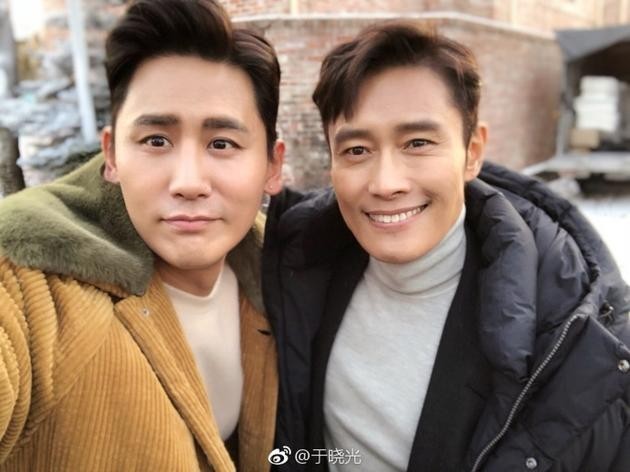 于晓光微博称：大家好 我们是wanna two你宪我鲜秉宪哥抓