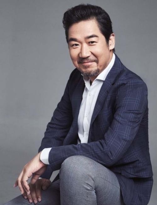 《中国新相亲》：“月老”张国立已然成为两代人心中共同的“男神”
